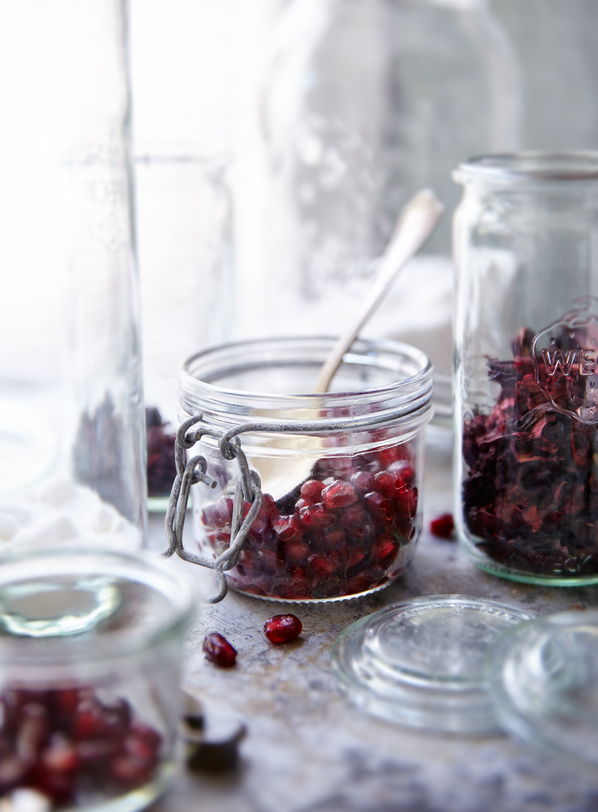Pomegranite-seeds-in-mason-jar.flat.tighter