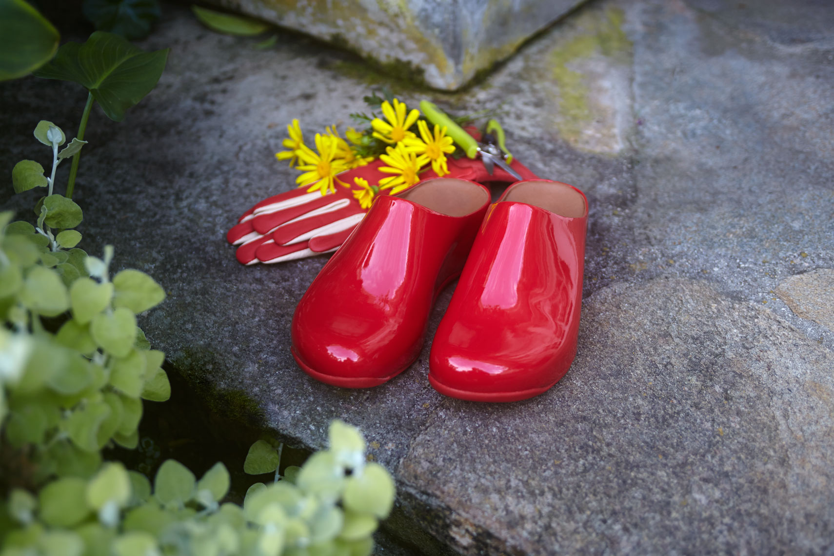 red-gardening-shoes